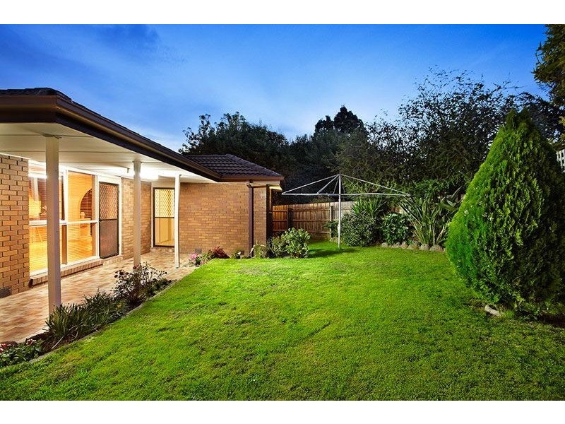 8 Suffolk Street, Blackburn VIC 3130