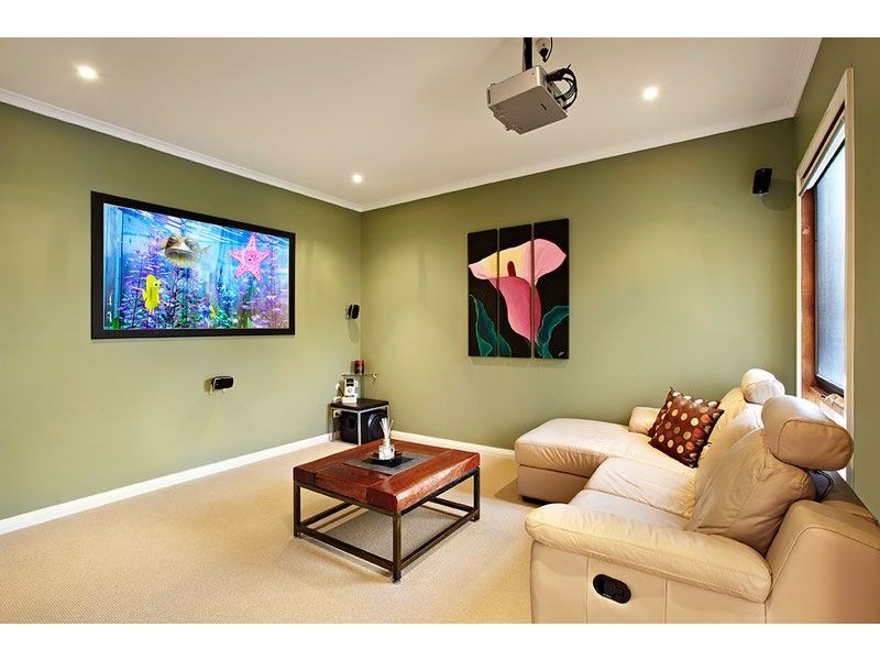 2/4 Glen Ebor Avenue, Blackburn VIC 3130