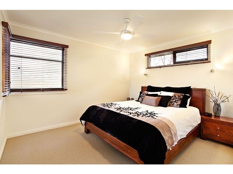 2/4 Glen Ebor Avenue, Blackburn VIC 3130
