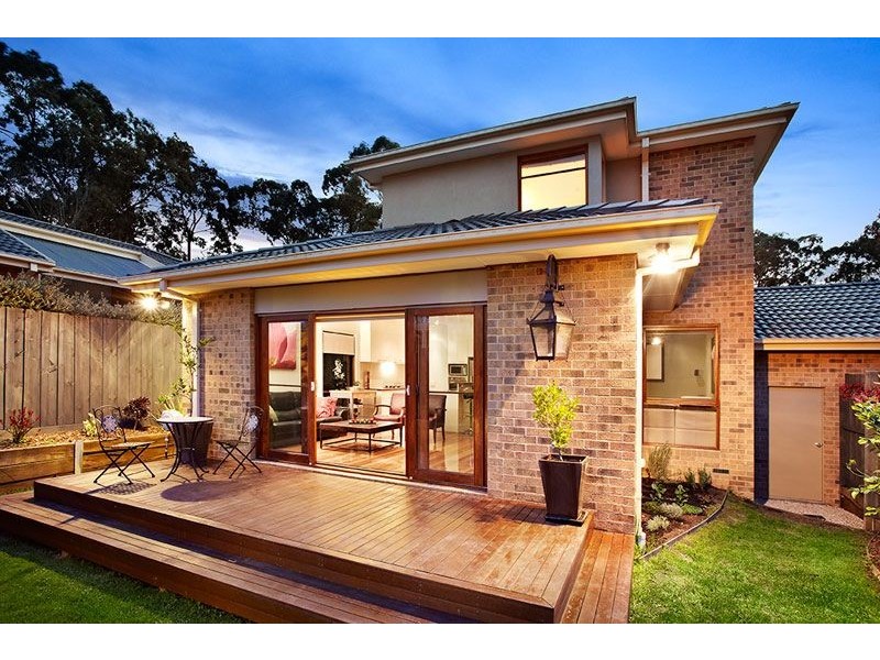 2/4 Glen Ebor Avenue, Blackburn VIC 3130