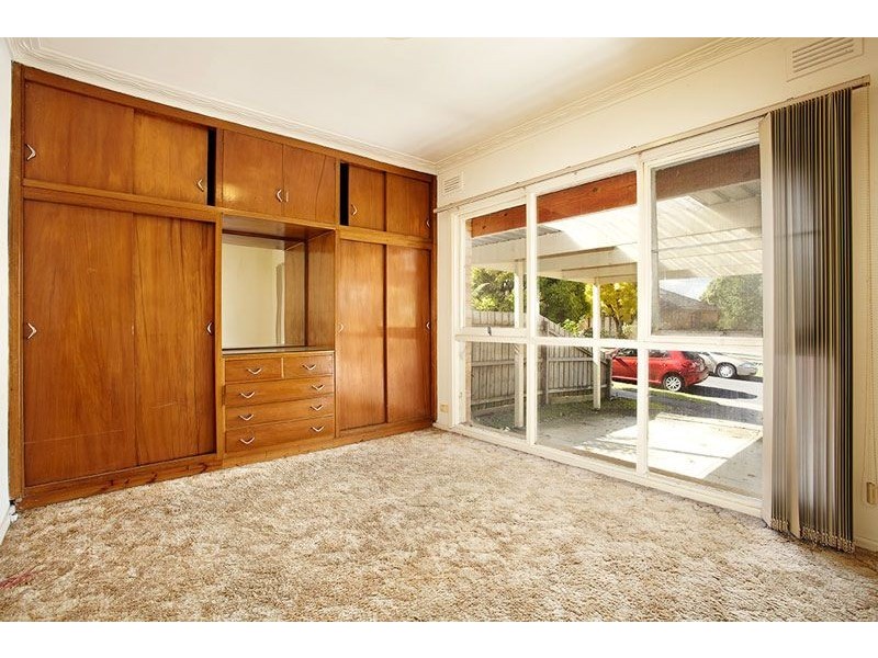 8 Reserve Avenue, Mitcham VIC 3132