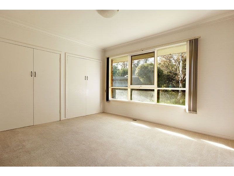 15 Watsons Road, Glen Waverley VIC 3150