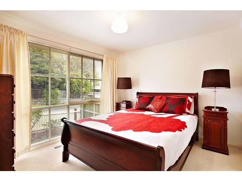 1B Chapman Street, Blackburn North VIC 3130