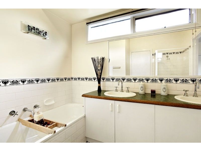 27 Bright Place, Blackburn South VIC 3130