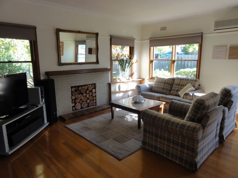 15 Rosslyn Street, Blackburn South VIC 3130