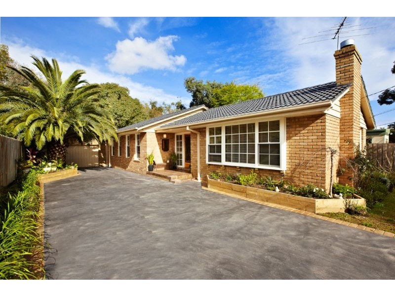 22 Lindisfarne Drive, Burwood East VIC 3151