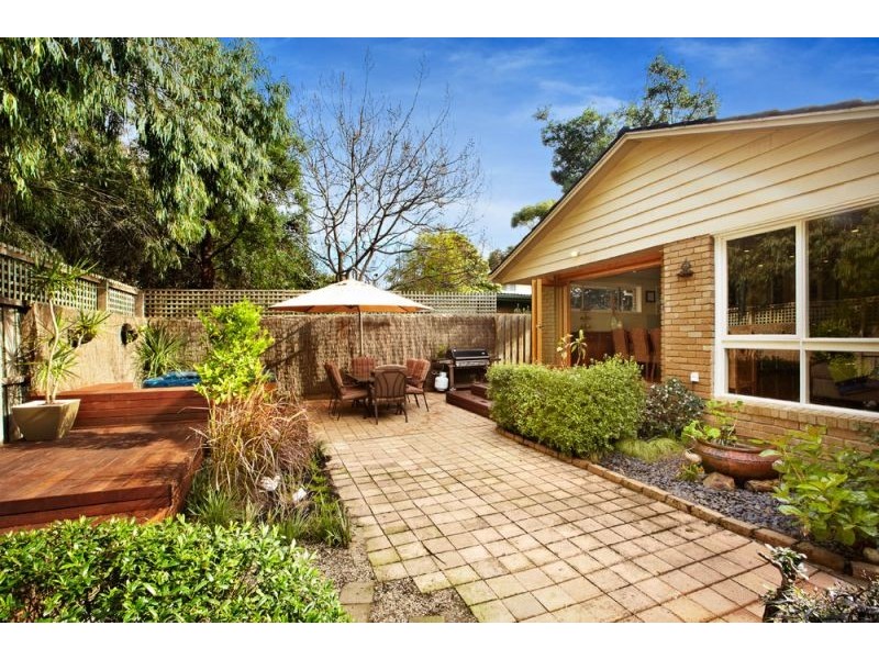 22 Lindisfarne Drive, Burwood East VIC 3151