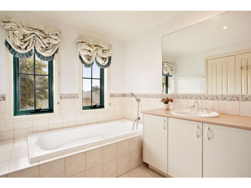13 Kurrajong Way, Blackburn North VIC 3130