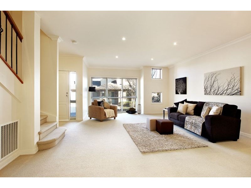 33 Kingswood Rise, Box Hill South VIC 3128