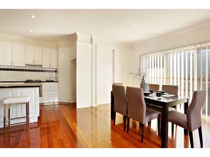 33 Kingswood Rise, Box Hill South VIC 3128