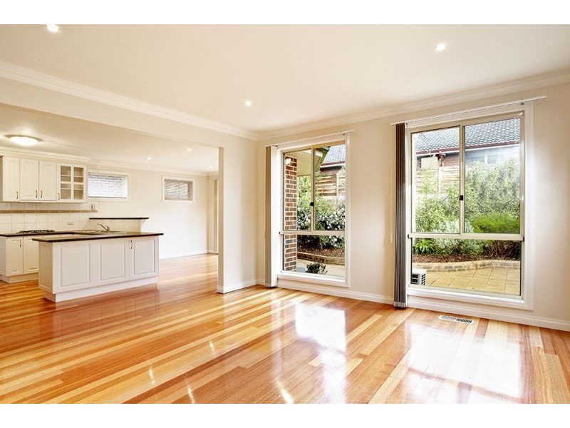 2/22 Orient Avenue, Mitcham VIC 3132