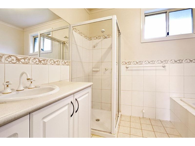 2/22 Orient Avenue, Mitcham VIC 3132