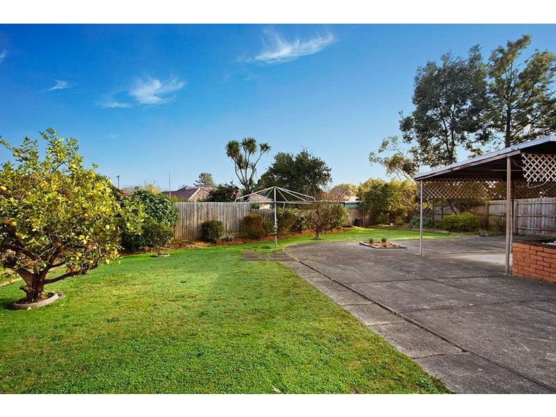 12 Morrie Crescent, Blackburn North VIC 3130