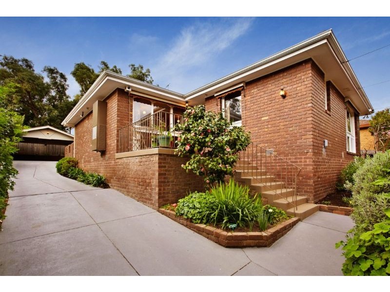 11 Ashburton Drive, Mitcham VIC 3132