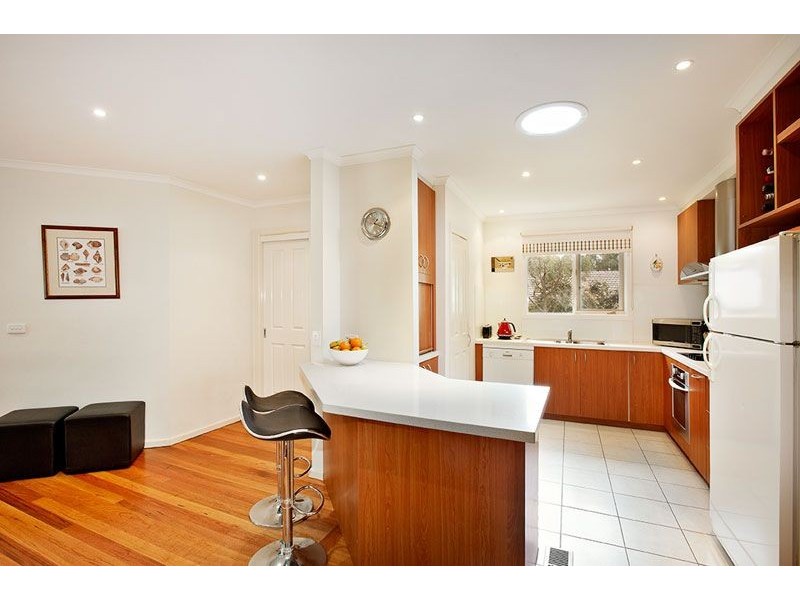 8 Rosalind Crescent, Blackburn VIC 3130