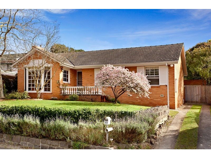 32 Slater Avenue, Blackburn North VIC 3130