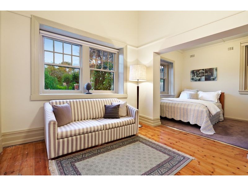 2 Gordon Crescent, Blackburn VIC 3130