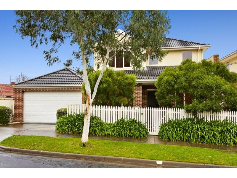 21 Essex Street, Blackburn North VIC 3130