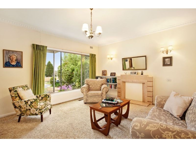 105 Lake Road, Blackburn VIC 3130