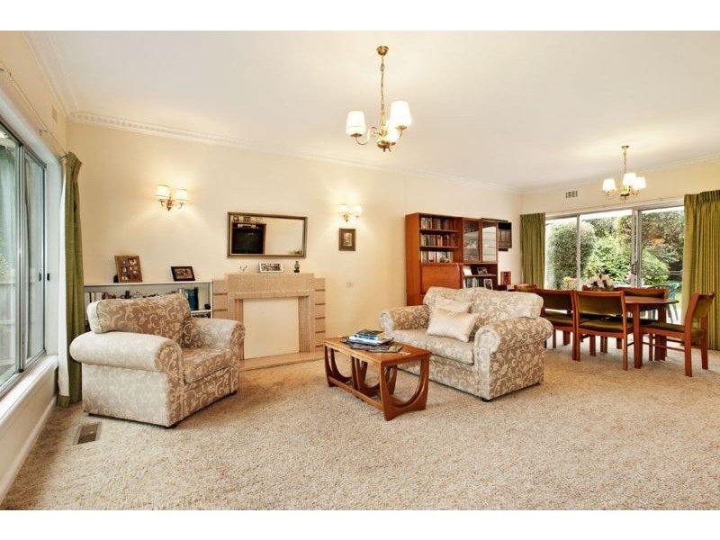 105 Lake Road, Blackburn VIC 3130