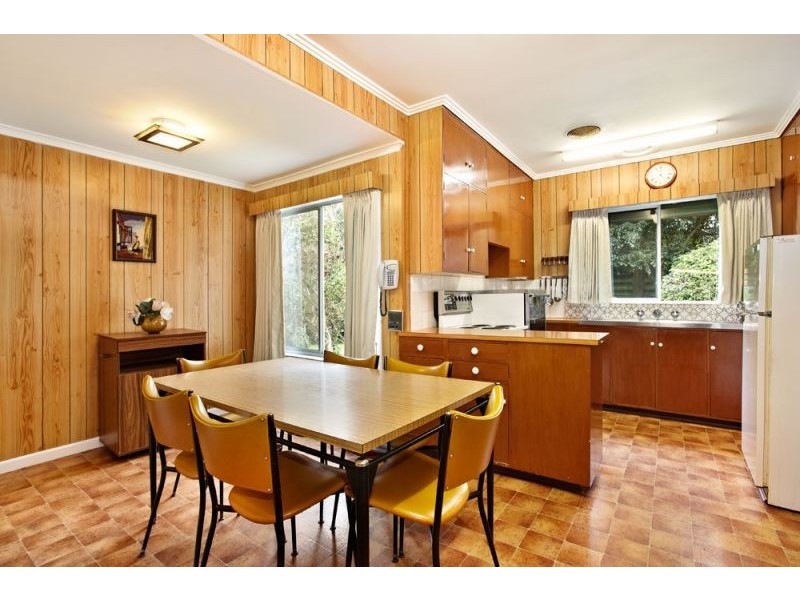 105 Lake Road, Blackburn VIC 3130