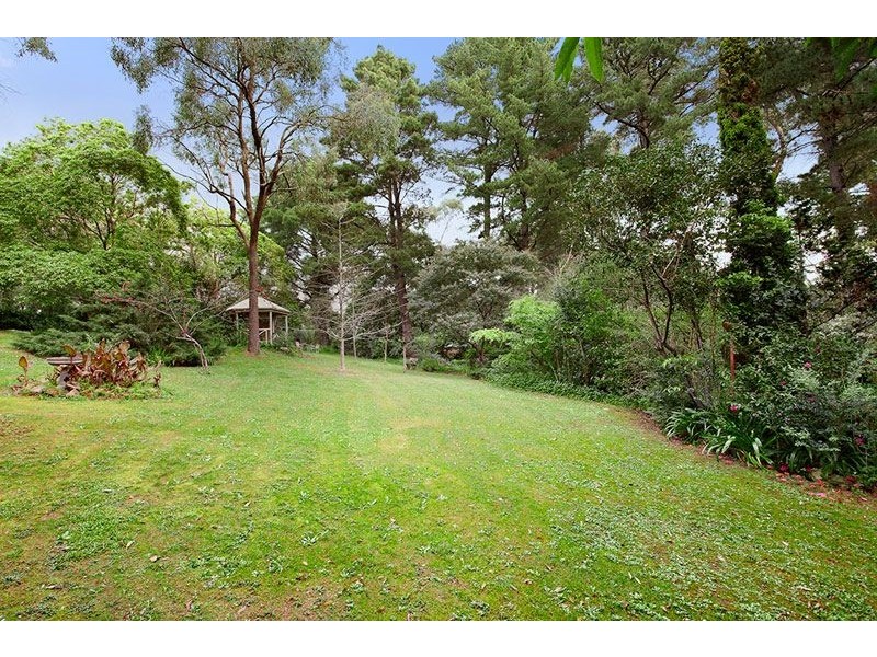 22 Pine Road, Mooroolbark VIC 3138