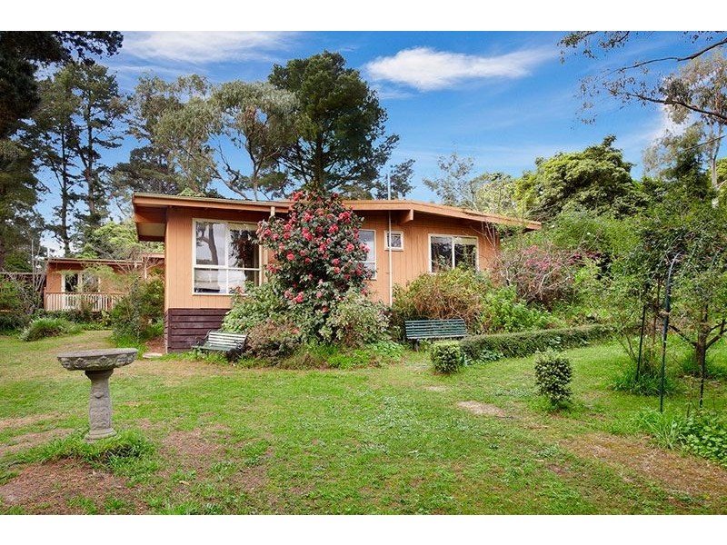 22 Pine Road, Mooroolbark VIC 3138