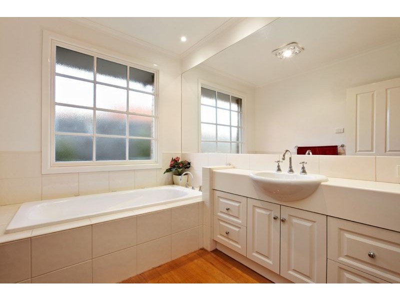 7 Benares Street, Mitcham VIC 3132