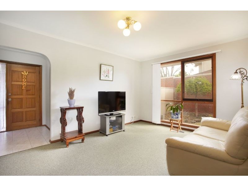2/15 Service Road, Blackburn VIC 3130