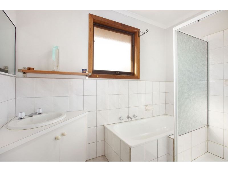 2/15 Service Road, Blackburn VIC 3130