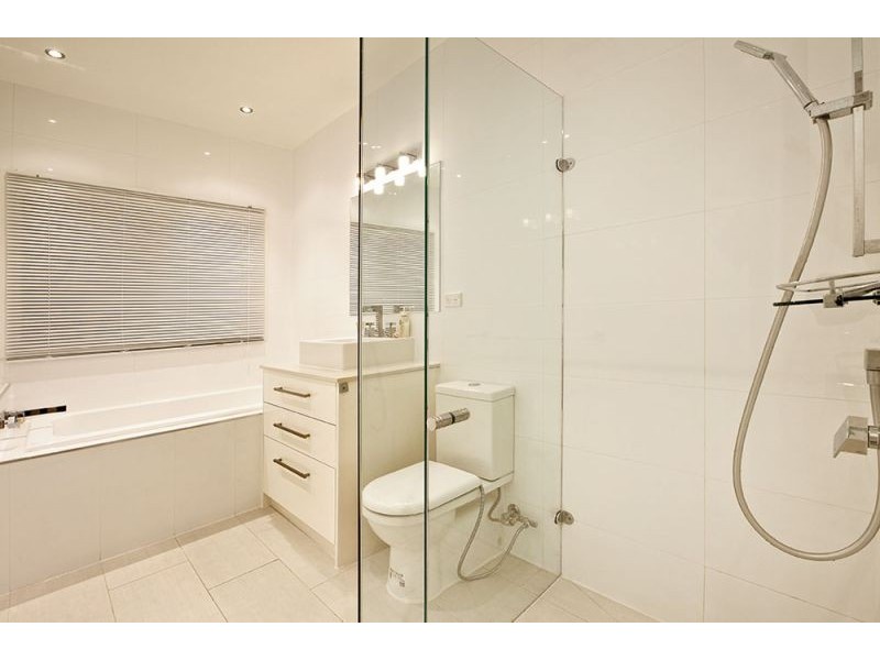 2/51 Deep Creek Road, Mitcham VIC 3132