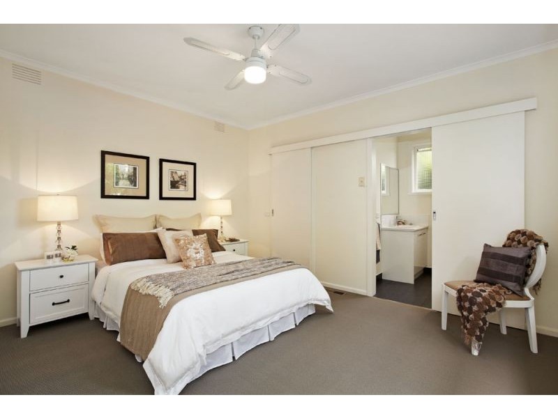 11 Sylvan Court, Forest Hill VIC 3131
