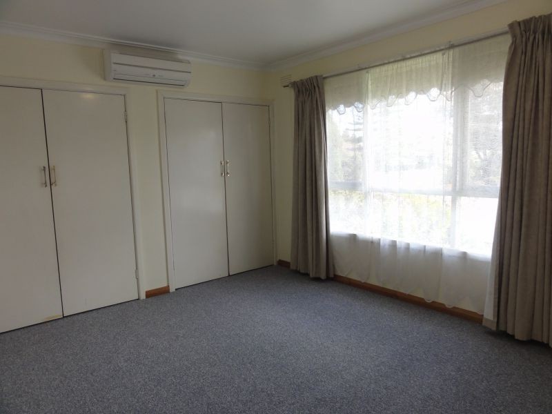 68 Lindisfarne Drive, Burwood East VIC 3151