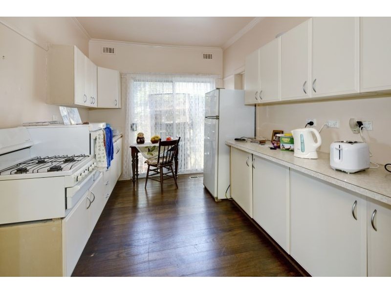 2 Lulworth Street, Blackburn North VIC 3130