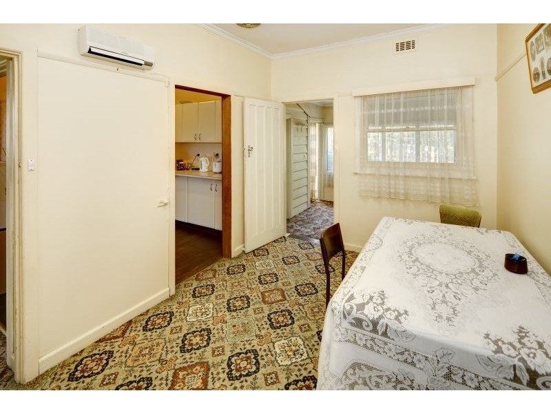 2 Lulworth Street, Blackburn North VIC 3130