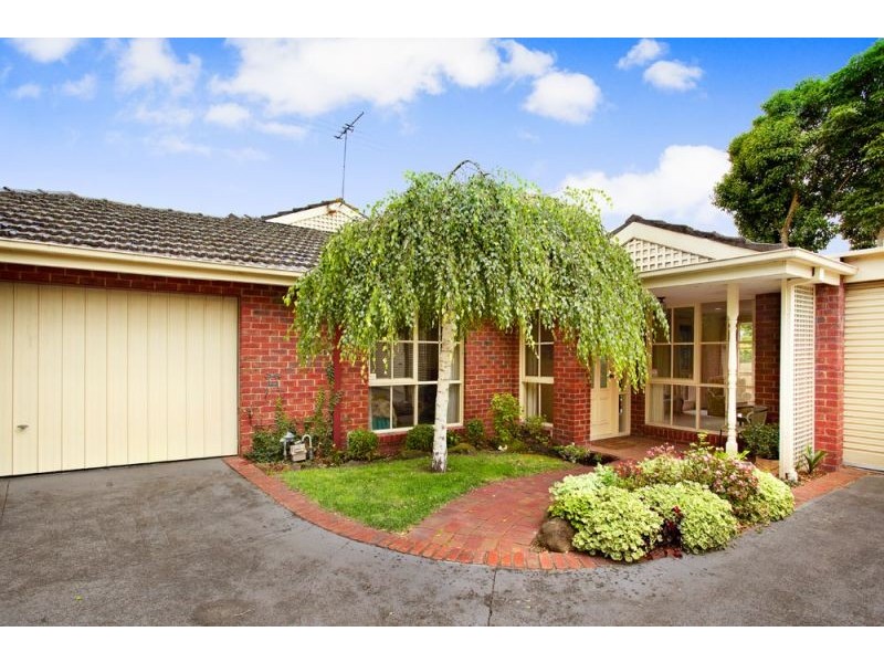 2/10 Parkside Street, Blackburn VIC 3130