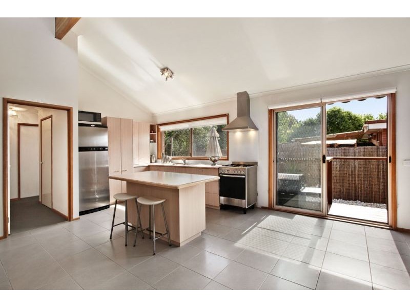 2/24 Jolimont Road, Forest Hill VIC 3131