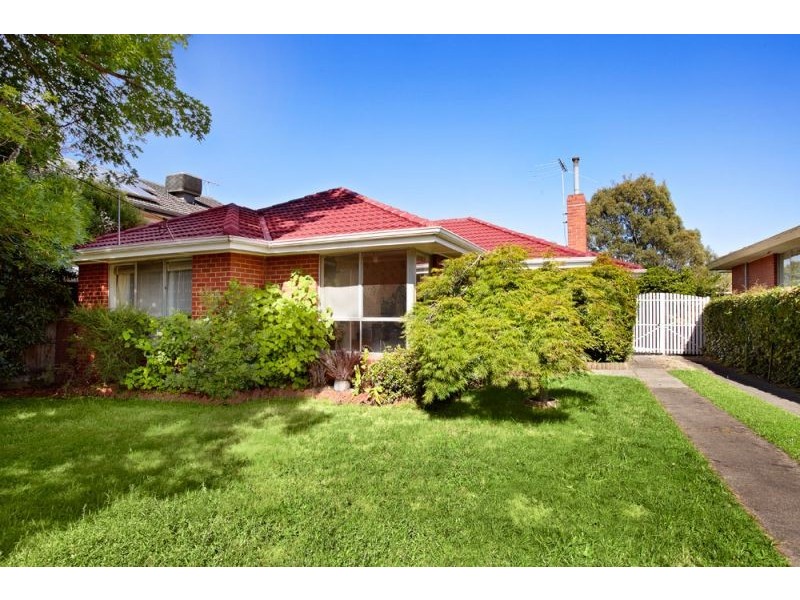 130 Mahoneys Road, Forest Hill VIC 3131