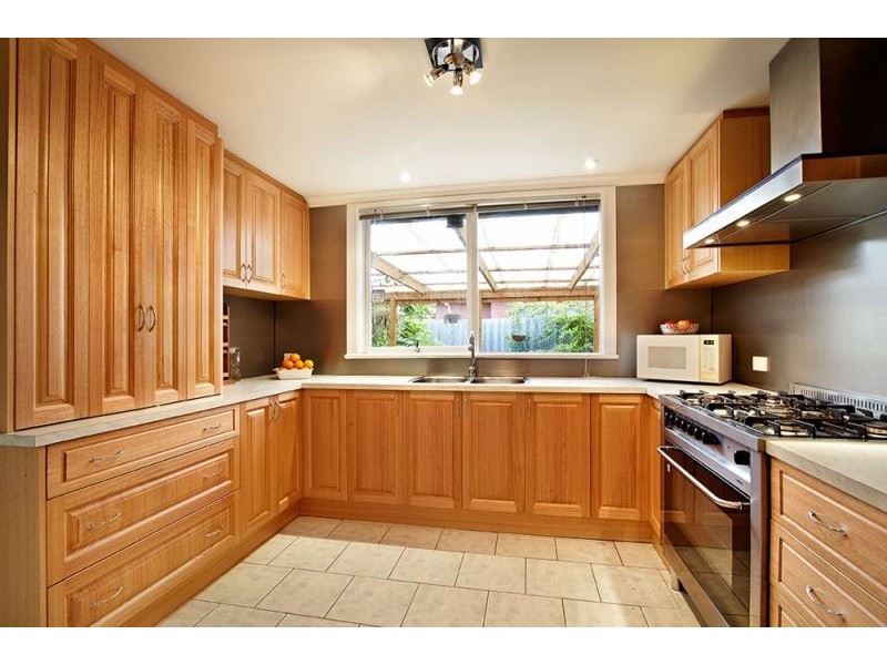 32 Springfield Road, Blackburn VIC 3130