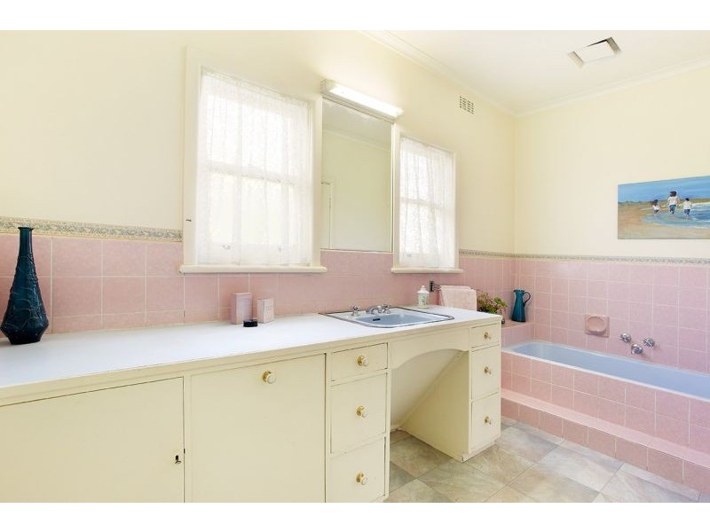 56 Menin Road, Forest Hill VIC 3131