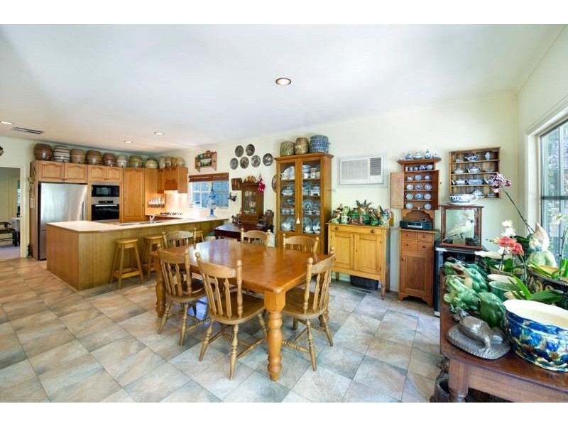 39 Laurel Grove North, Blackburn VIC 3130
