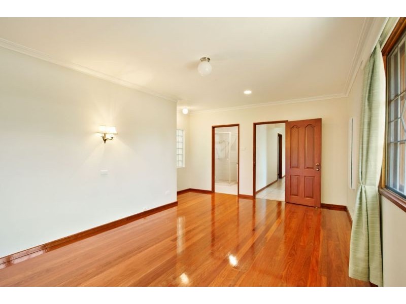 8 Simpson Street, Mitcham VIC 3132