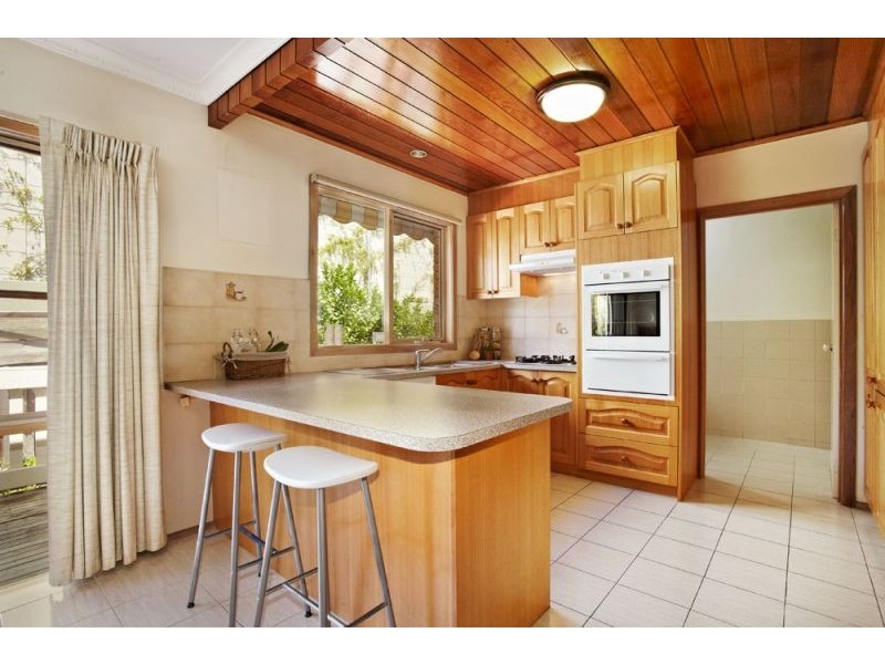 2/25 Baldwin Road, Blackburn VIC 3130