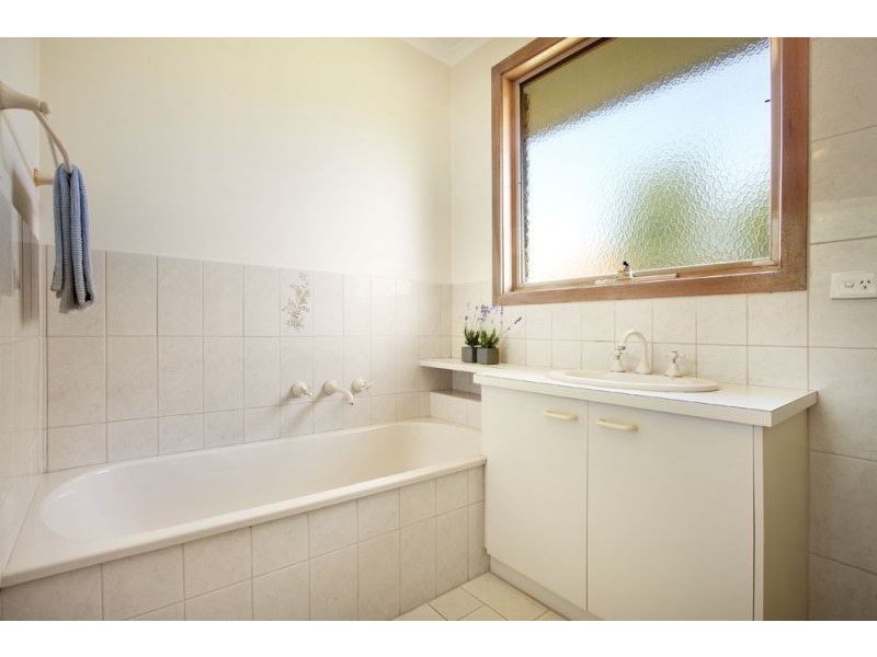 2/25 Baldwin Road, Blackburn VIC 3130