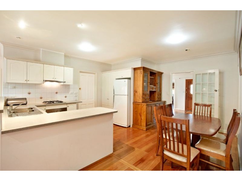 4 Berl Court, Blackburn South VIC 3130