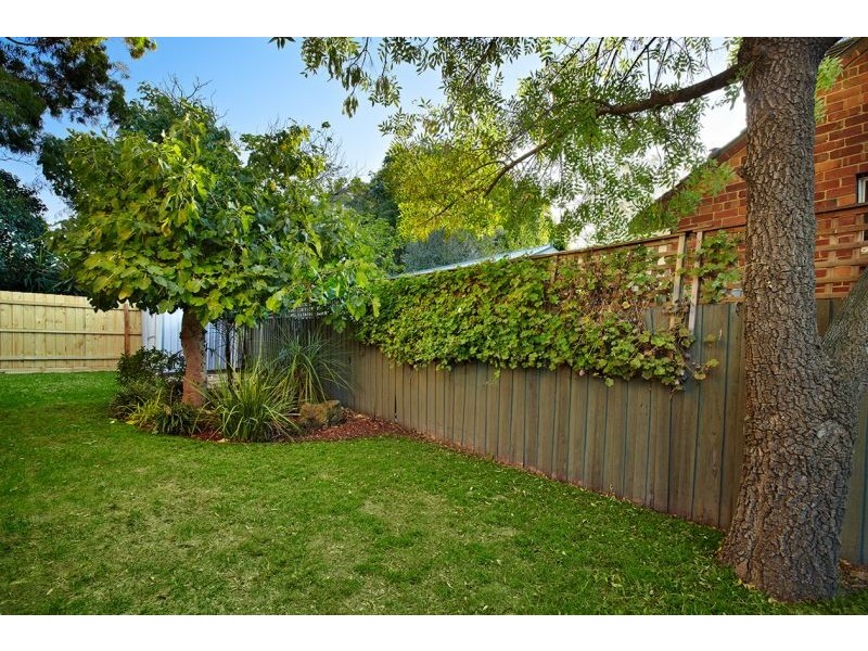 2A Gracefield Drive, Box Hill North VIC 3129