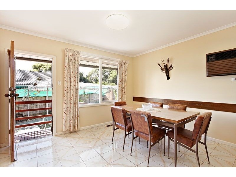 19 Rochdale Drive, Burwood East VIC 3151