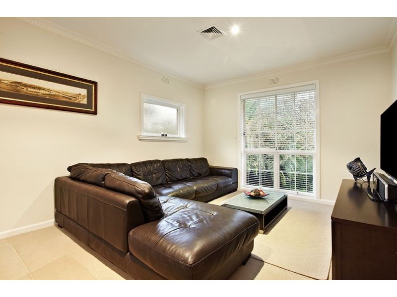 33 Burnett Street, Mitcham VIC 3132