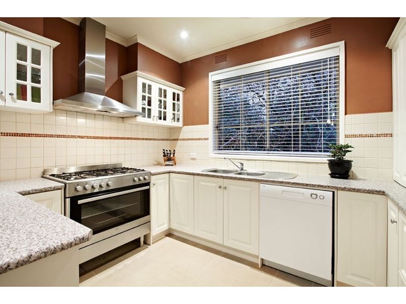 33 Burnett Street, Mitcham VIC 3132