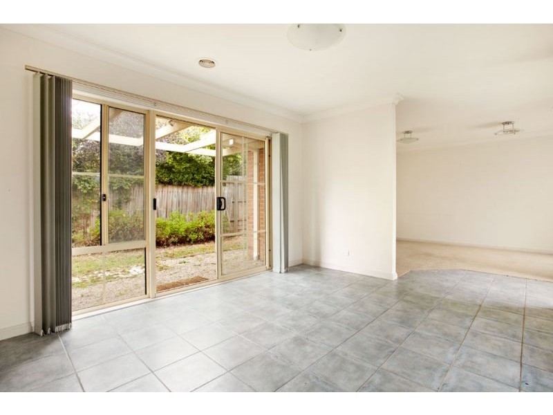 1& 2/14 Summit Road, Burwood VIC 3125